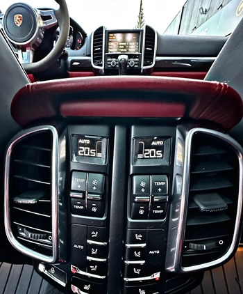 Porsche Cayenne cena 160000 przebieg: 173108, rok produkcji 2013 z Żelechów małe 172